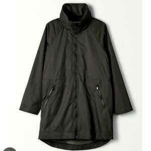 Babaton raindrop rain jacket. XS